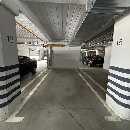 Z Darmowym Parkingiem Podziemnym